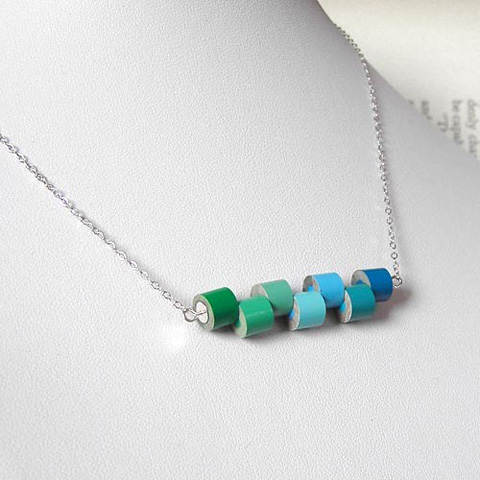 Bijoux Huiyi Tan : La Vie en Mini bijoux huiyi tan 4 Bijoux Huiyi Tan : La Vie en Mini