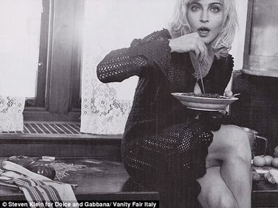 steven klein madonna dolce gabbana 2 Dolce & Gabbana avec Madonna Printemps Ete 2010 Apercu Pub