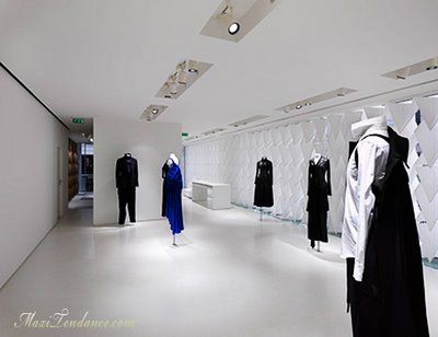 Yohji Yamamoto : Boutique rue Cambon à Paris yohji yamamoto 2 Yohji Yamamoto : Boutique rue Cambon à Paris