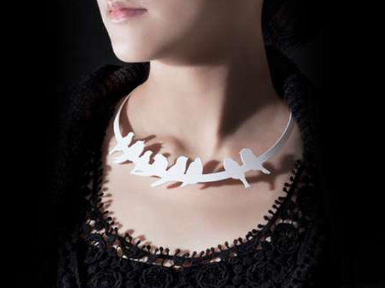 Haoshi-Design-Silhouette-Necklaces-1 Haoshi Design Silhouette Necklaces 1 Colliers HaoShi Design : Des Silhouettes Minimalistes et Poétiques