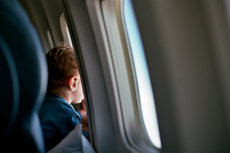 Window-Seat-Matt-Low-Photographie-Hublot-3 Window Seat Matt Low Photographie Hublot 3 Window Seat par Matt Low Photographie : Rêveurs au Hublot