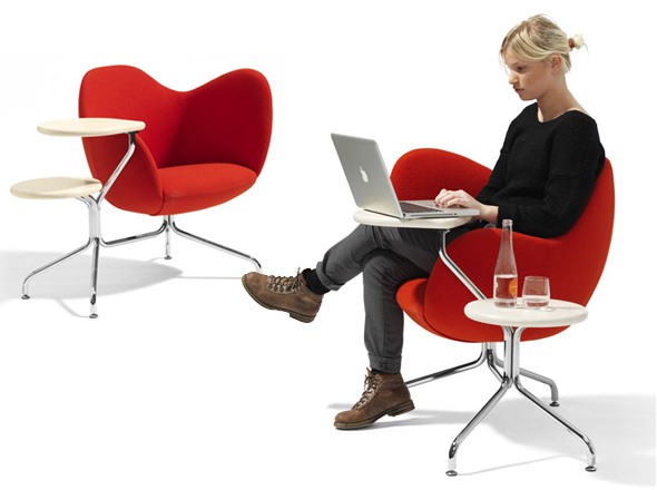 Wilmer-Stefan-Borselius-Fauteuil-Tablette-1