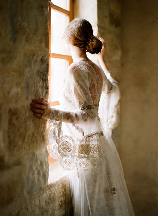 Claire-Pettibone-Wedding-Robes-2