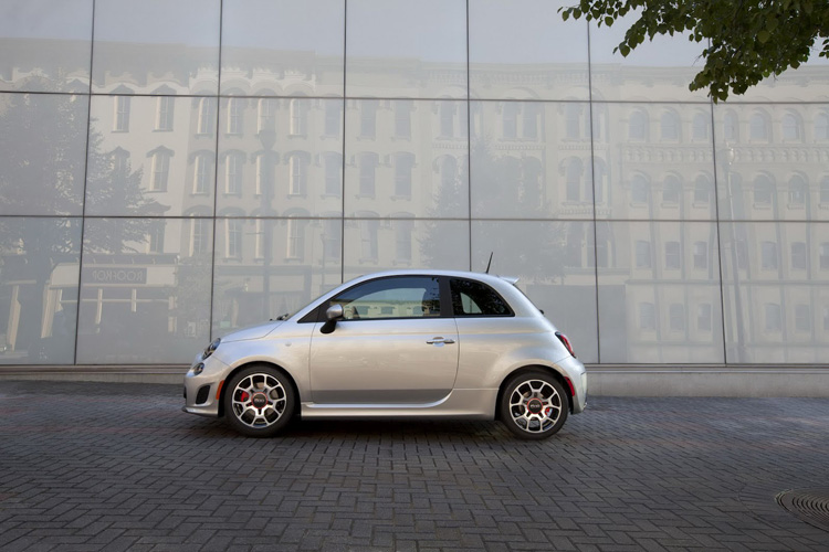 2013-Fiat-500-USA-Turbo-Dr-Dre-1 Fiat 500 Turbo 135 Ch MultiAir avec Sono Beats by Dr. Dre