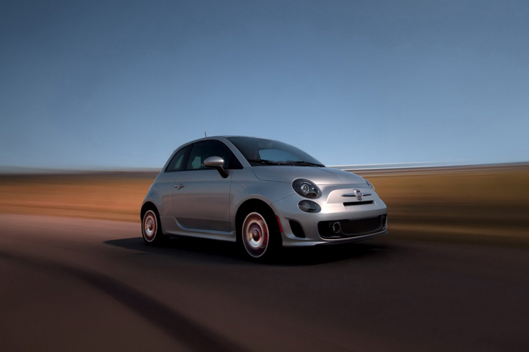 2013-Fiat-500-USA-Turbo-Dr-Dre-2 Fiat 500 Turbo 135 Ch MultiAir avec Sono Beats by Dr. Dre