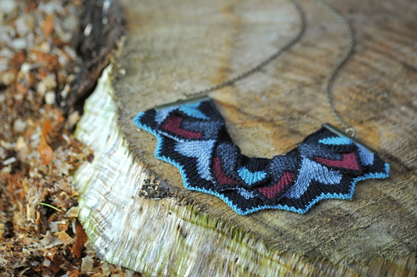2-Amy-Lawrence-Colliers-necklet Amy Lawrence Colliers Tricotés aux Motifs Chevrons