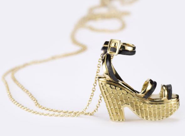 7-Collier-Chaussures-Salvatore-Ferragamo-Miniature-Preziose Salvatore Ferragamo Miniature Preziose : Mini Chaussures Pendentifs