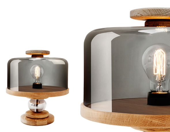 Bake Me A Cake par Morten & Jonas : Lampe de Table en Cloche de Verre