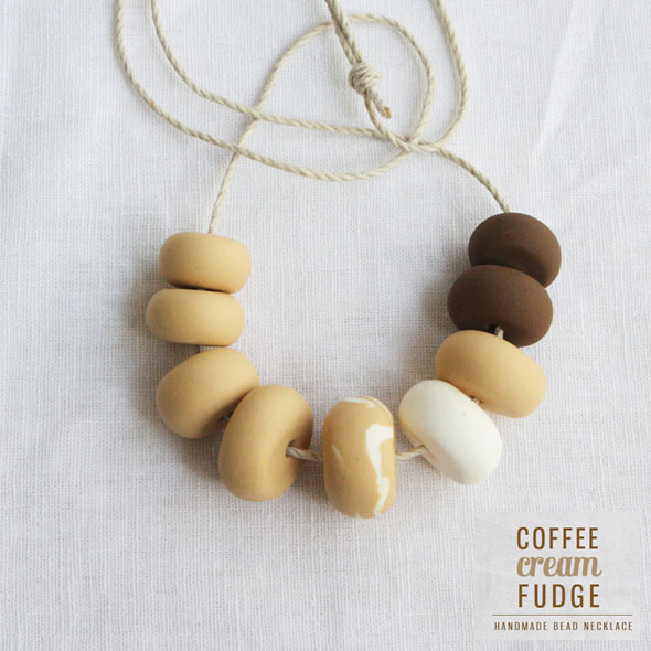 Colliers de Perles par Tasty Circus