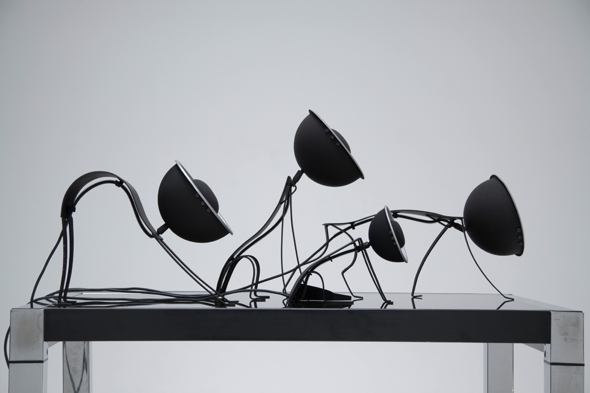 micha-kuntzel-deygas-luminaire-lampe-chats-noirs--01