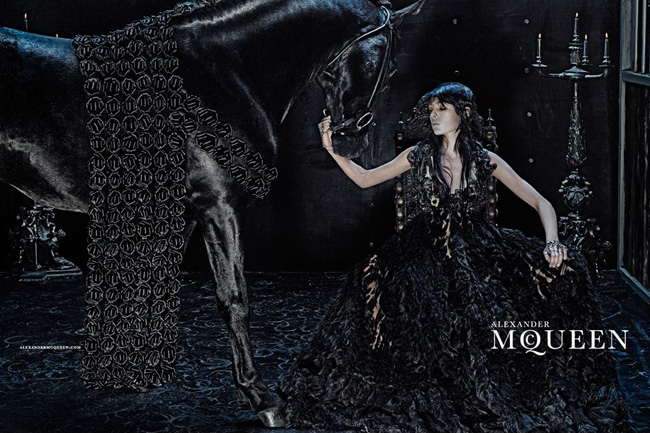 alexander-mcqueen-fw-hiver-2014-2015-campagne-3