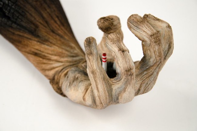 christopher-david-white-sculptures-ceramiques-imitation-bois-4