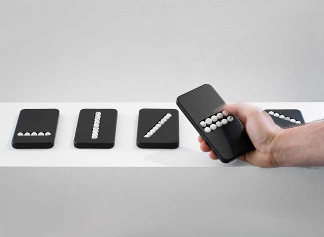Leonhard Hilzensauer Substitute Phones Smartphone Factice