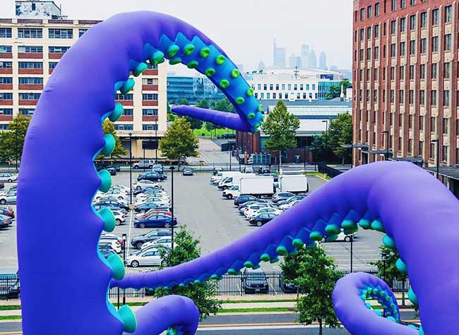 sculpture geantes gonflables filthyluker pedro estrellas