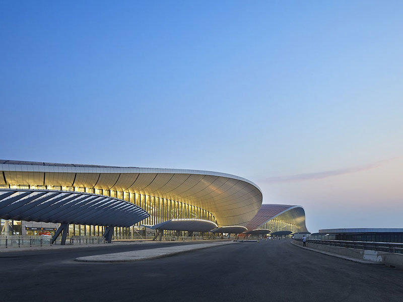 beijing international aeroport pekin zaha hadid 01 - L'Aéroport de Pekin en Forme d'Etoile de Mer Géante Ouvre (video) - Design, Chine, Architecture