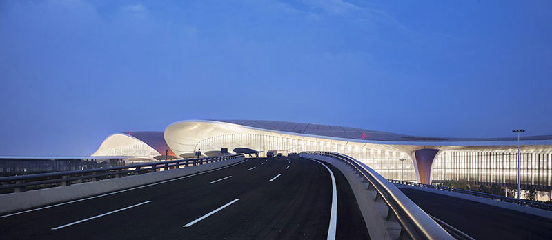 beijing international aeroport pekin zaha hadid 02 - L'Aéroport de Pekin en Forme d'Etoile de Mer Géante Ouvre (video) - Design, Chine, Architecture