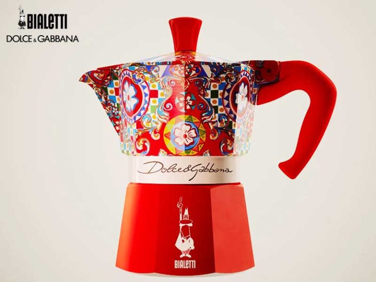 Dolce & Gabbana Habille la Cafetiere Bialetti Moka Express - MaxiTendance