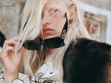 valentino-lunettes-soleil-solaires-monture-femme-printemps-ete-2026-camapgne-luxe-prix-